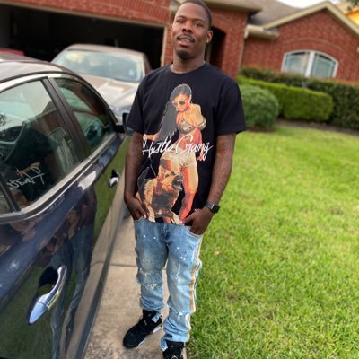 #ProudFather #4everHeartless💔🖤 #FamilyFirst🆑🤞🏾#FreeSpirited #HiramClarkeWV🤟🏾 #Texans🐂#Rockets🚀 #Astros🤘🏾