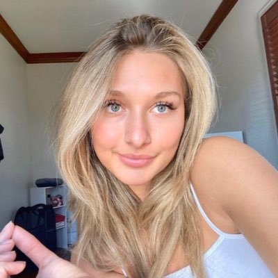 phs 20’ • muah💋 insta:chloepataski_