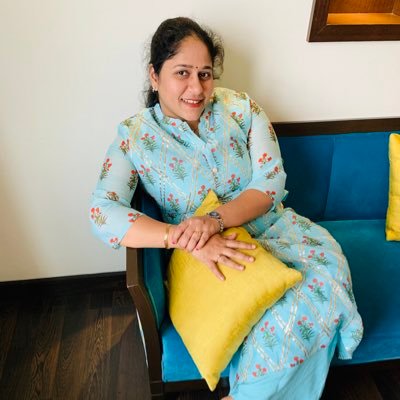 Skin doc. Loving mom. Good at cooking. Classical dancer.