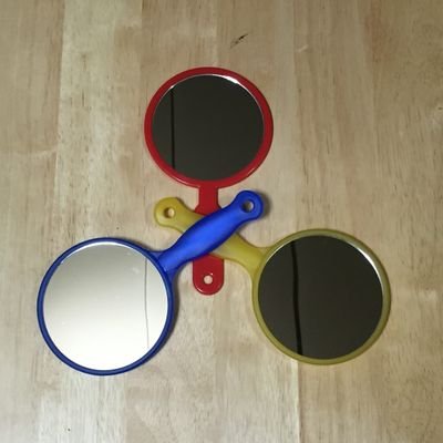 3kagami1's profile picture. 作家です。第22回電撃小説大賞〈金賞〉受賞。電撃文庫『ヴァルハラの晩ご飯』シリーズなど。
現在はポストワールド所属メンバーとして、ASMRなど各種音声作品の脚本執筆を中心に活動しております。趣味の事とかについてもちょいちょい発言しますので、もしお目汚しありましたらご容赦下さい。