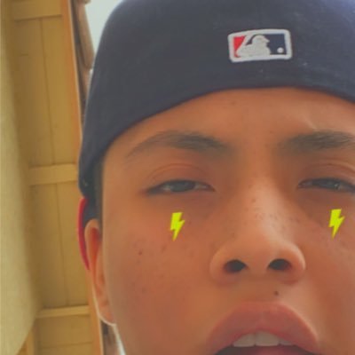 reyyv47's profile picture. 