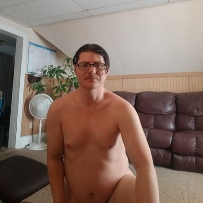 Tesley
 Nudist Naturist Man. Being naked is the best. I am a straight man. Will block all gay men. Naked no hiding the body here. Native American.