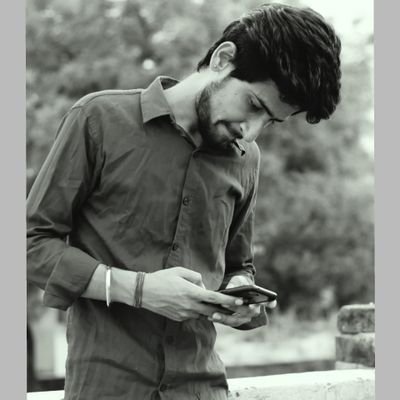 KartikayUpreti's profile picture. CA ASPIRANT ✌️
Indian🇨🇮
Pet Lover 😍❤️
Believe in Karma🤘