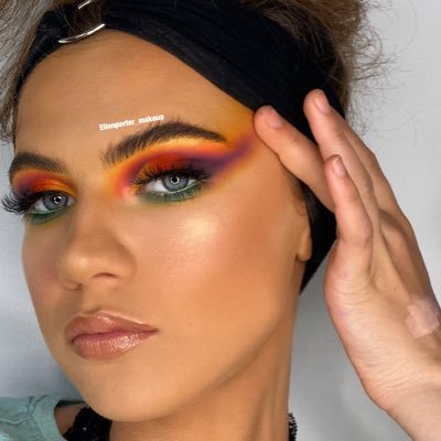 I am an aspiring makeup artist! PR friendly