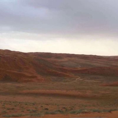 انعزالي احياناً '''ربما شاعر