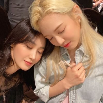 Nae ireumon Uaena, Reveluv and a Sone forever!!! 💗