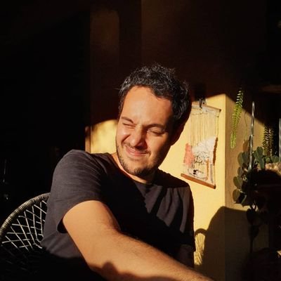 pedroduartelobo's profile picture. professor,
atleticano,
sei tocar algumas músicas