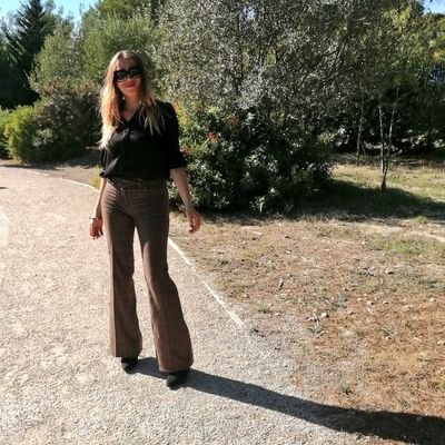 bac de lettres, licence psychologique orthographié, BTS managemente, orthophoniste (mon prope cabinet),BTS chargé d'ccompagnenent sociale,art, randonné, couture