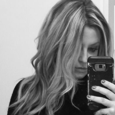 saraswann12's profile picture. 