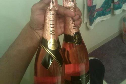 Rozaygreen_'s profile picture. I'm just a Honest, Loyal, Hard working person that has a fetish for big money currently in the process of making my dreams a reality.....WE WORKIN BABE!!!