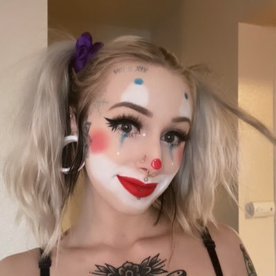 •21 •xxx content creator •mom •clown freak