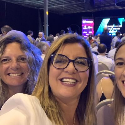 mariaalerey's profile picture. Hija, madre, esposa. medica internista y neumologa. Feliz en todos los roles.