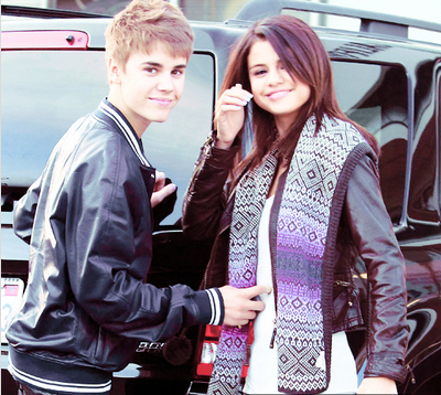 I am a belieber forever. I am not the biggest fan of Jelena & I'm not a jelenator. But I think you all should stop the jelena hate. Stop the hate. xoxoox