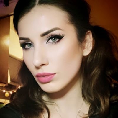 EseniaLin's profile picture. 