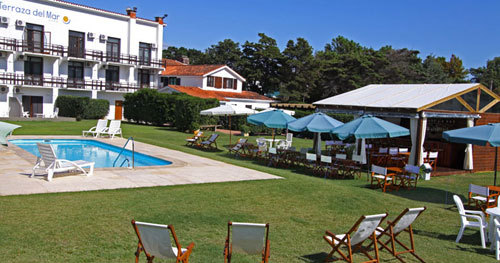 Hotel Terraza del Mar se encuentra ubicado en la exclusiva zona de Punta Ballena. Disfrute de todo el confort y los mejores servicios que le brinda el hotel.