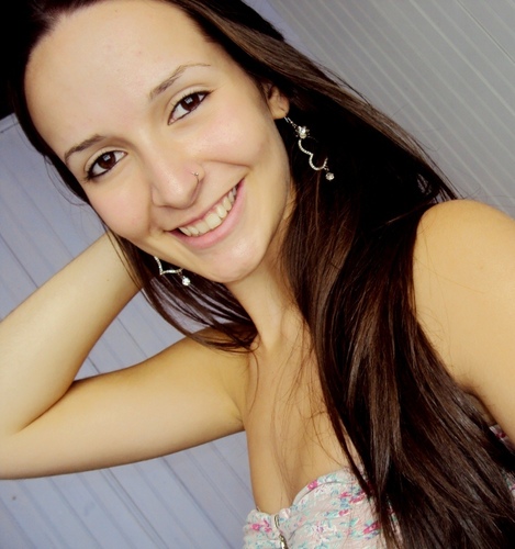 Sou como você me vê. Posso ser leve como uma brisa ou forte como uma ventania, Depende de quando e como você me vê passar. Clarice Lispector.