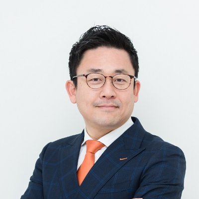 実家の倒産・自分の会社の乗っ取りを経て「二代目社長の伴走者」として、経営者にとにかく寄り添うサポートを行っています。皆さんのQOL（＝人生の質）の向上をサポートする情報を毎日配信中。コワーキングスペースディライト運営・株式会社井上感動マネジメント　＃毎日note