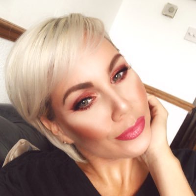 Business manager with 20 years in the Beauty Industry