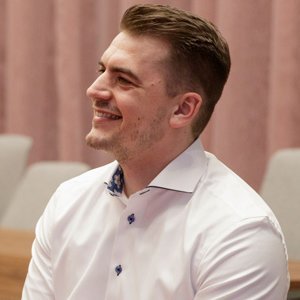 Wouterkamminga's profile picture. Vergeet je planten niet water te geven.