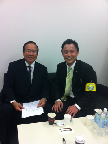 卓と書いてたかしです。
名古屋市の都、守山に会社があります。
ペンギンが飛んでますので、よくカラカワれます。
名古屋青年会議所 地域企業戦略研究委員会所属
今年は、日本青年会議所 総務委員会に副委員長として出向してます。
たまに人見知りしますが、気にしないでください(笑)
凄くいい奴です。(笑)