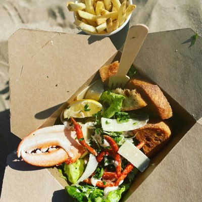 Fresh, local streetfood cooked just for you in our vintage horsebox at Wisemans Bridge ⚓️