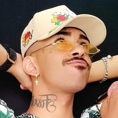 Cantor🎙& Compositor✍🏻
Redes Sociais oficiais.
Instagram - @mccalifa 👈Segui.
Facebook - @Warley Galvão
YouTube - MC Califa