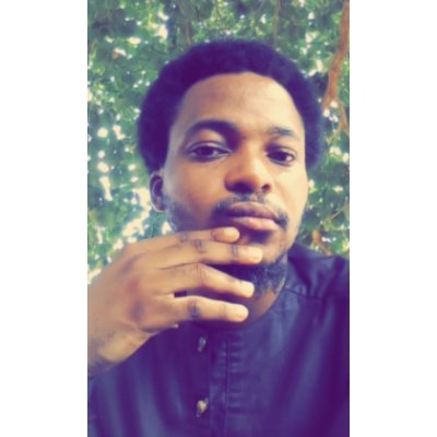 Biggstweet's profile picture. My official Twitter page not my life.