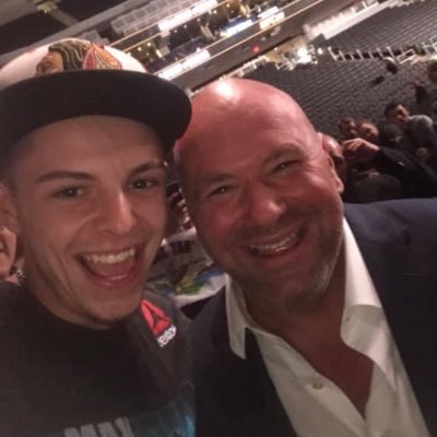 Avenue boxing club🥊🇨🇦🇮🇪            UFC fan💪🏻       Raptors fan 🏀                                           Follow & I’ll follow back