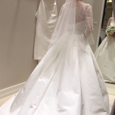 26歳／今秋の結婚式を延期するか中止するか💒😶情報交換させてください、悩みも書かせてください。無言フォロー失礼します。皆様宜しくお願いします。。