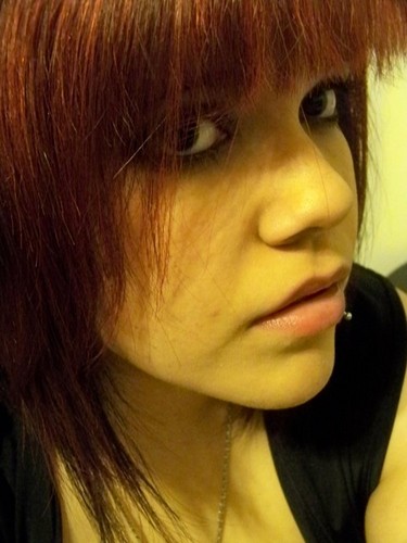 MickeyHyde's profile picture. A shy little gamer girl that writes with her mouth and talks with her fists. xD