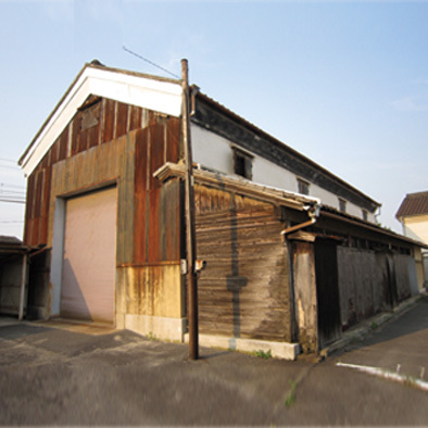 街角遺産委員会です。2010年香川県建築士会東讃支部青年部会の地域実践活動として発足。「街角遺産」（Local Heritage）という言葉をつくり定義する。最新の街角遺産候補の建物がＵＰされていきます。