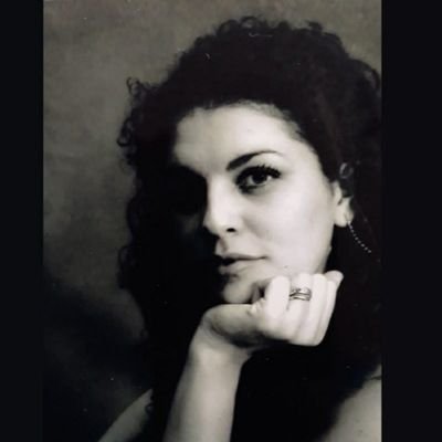 isavega77's profile picture. Mamá de familia numerosa, extremeña y socialista. ❤❤❤