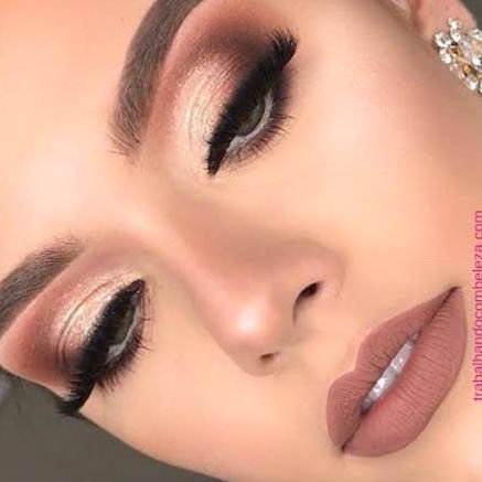 MaquiagemMaria's profile picture. curso de maquiagem  totalmente online, disponível por 1ano,24 hora por dia são mais de 35 vídeo aulas  mais atualizações de novas aulas com certificado.😍 😍👇