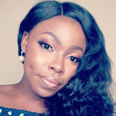 Bsc. biochemistry
graphic designer
chef
baker..
dimpled queen
