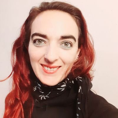 Horizontal: sin patrones ni peones.
Clase trabajadora. Bioquímica, investigadora y docente en FCPLC y DPP.
En de/re/construcción permanente.
Bastante feliz.