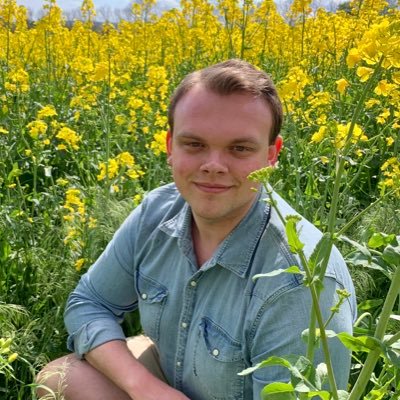 lovemoneyjonny's profile picture. he/him/his | the witch from next door