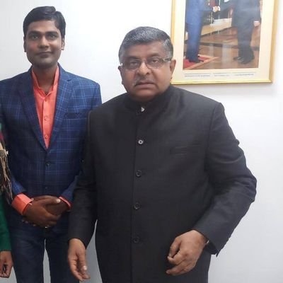 roushan92726511's profile picture. hii