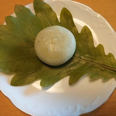 0BtrcRyiiJLwwO9's profile picture. 食べるの大好き