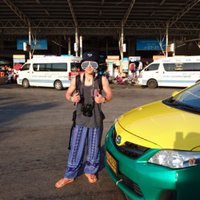目指すは海外ノマドBy the age of 30 (@rotsoyr) 's Twitter Profile