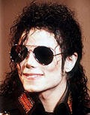 i love MJ.i love singing and dancing, painting and reading.i love going to waterparks i 3 eating.i love my life!