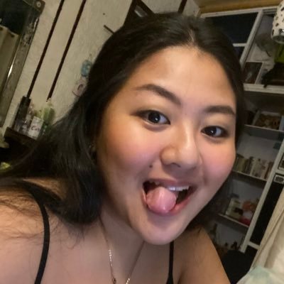 vanessavibar's profile picture. 虎