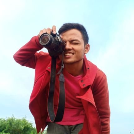 DununTabuti's profile picture. Tidak usah terlalu serius, yang penting seru 😁😀😊