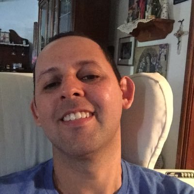 Abogado, fiel creyente del libre albedrío de las personas y su libre proceder.