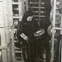 Invisible Women (@iw_archives) 's Twitter Profile