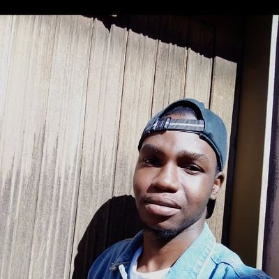 Ntsavulo1's profile picture. I'm Complicating.
Mamelodi Sundowns 👆