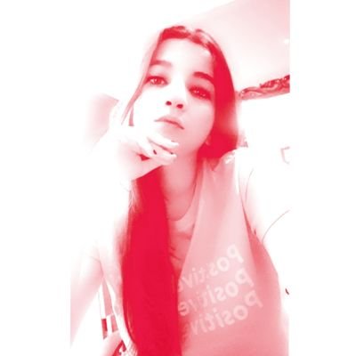 Larissa_Lilian's profile picture. 