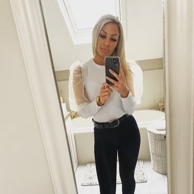 isla_readman's profile picture. 