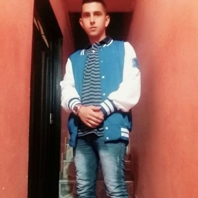 #AntiuribistaSigueAntiuribista
Luchando por una Colombia mejor una Colombia humana