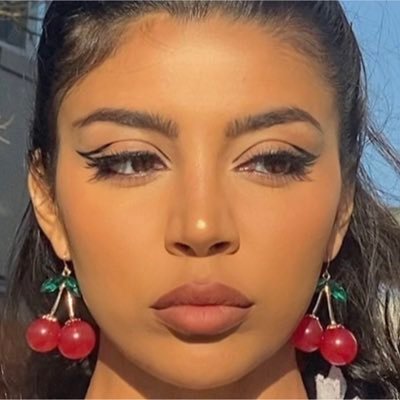 nzdiayuh's profile picture. lay me down on a bed of roses