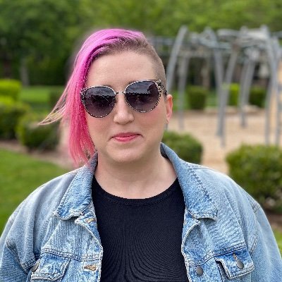 doraynem's profile picture. Math MS dropout, nicknamed Optimus Flan by @johnmoe. Genderfluid, she/they 💖💜💙 I have a crush on everyone @doraynemSHH’s main